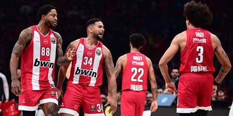 Πανηγυρισμοί παικτών του Ολυμπιακού