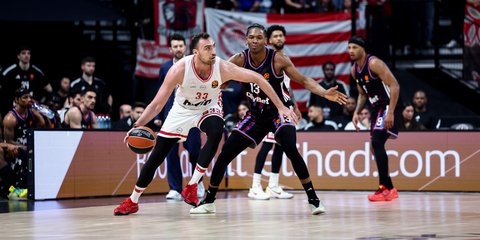 Ο Ολυμπιακός «άλωσε» το Παρίσι επικρατώντας με 104-87 της Παρί 