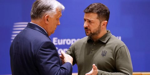 O πρωθυπουργός της Ουγγαρίας, Βίκτορ Όρμπαν και ο Ουκρανός πρόεδρος Βολοντίμιρ Ζελένσκι 