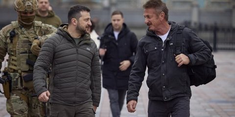 Η συνεργασία των δυο αντρών κατέληξε στο ντοκιμαντέρ «Superpower», το οποίο παρουσιάστηκε στο Φεστιβάλ Βερολίνου / GETTY