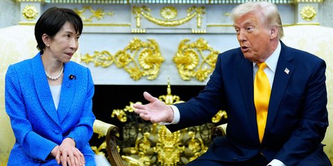 Η πρωθυπουργός της Ιαπωνίας, Σαναέ Τακαΐτσι, με τον Ντόναλντ Τραμπ