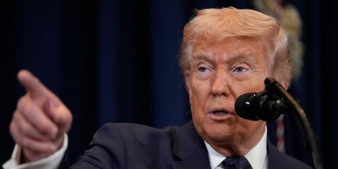 Ο Ντόναλντ Τραμπ κάνει δηλώσεις από τη Φλόριντα