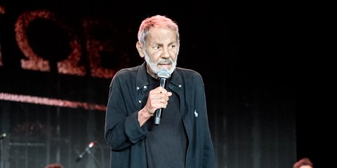 Ο Σταύρος Ξαρχάκος