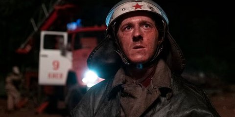 Ο Βρετανός ηθοποιός Adam Nagaitis στον ρόλο του πυροσβέστη Vasily Ignatenko στη βραβευμένη σειρά «Chernobyl»
