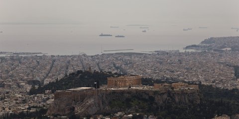 Συννεφιά και αφρικανική σκόνη πάνω από την Αθήνα 