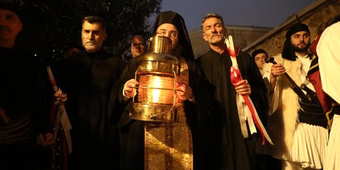 Στο Μετόχι του Πανάγιου Τάφου στην Πλάκα το Άγιο Φως