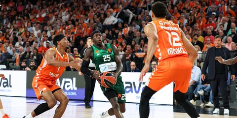 Ο Κέντρικ Ναν εναντίον της Βαλένθια