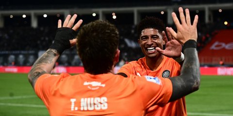 Νους και Σαλσίδο πανηγυρίζουν το δεύτερο γκολ του ΟΦΗ στον τελικό του Κυπέλλου Ελλάδος