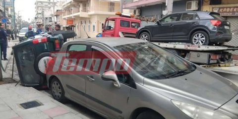 Πάτρα: Σοβαρό τροχαίο μετά από παραβίαση STOP - Τετραμελής οικογένεια εγκλωβίστηκε σε τζιπ