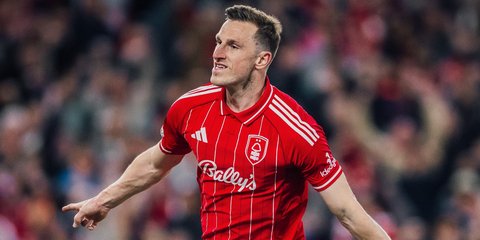 Ιστορικό γκολ από τον Κρις Γουντ που έκανε το 1-0 για τη Νότιγχαμ Φόρεστ