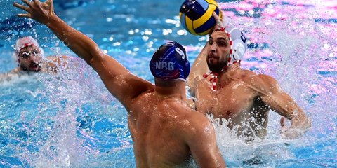 ο γιαννης φουντούλης σουα΄ρει στο ματς με τον Μπέογκραντ 