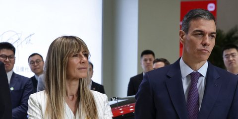 O Πέτρο Σάντσεθ με την σύζυβό του Μπεγκόνια Γκόμεθ