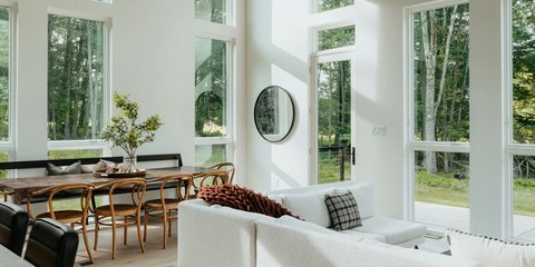 Η νέα τάση στα παράθυρα του σπιτιού που κάνει τα ηλεκτρικά ρολά να δείχνουν ξεπερασμένα