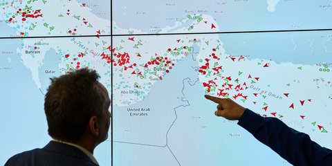 Χάρτης με τις κινήσεις πλοίων κοντά στα Στενά του Ορμούζ 