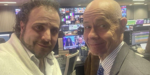 Η ιστορία του 63χρονου Άλμπερτ Ντάγκλας και του γιου του, Βόλφγκανγκ, σοκάρει τις τελευταίες ημέρες την βρετανική κοινή γνώμη / FACEBOOK