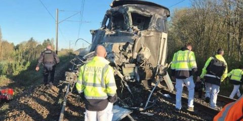 To τρένο συγκρούστηκε με στρατιωτικό όχημα στη βόρεια Γαλλία