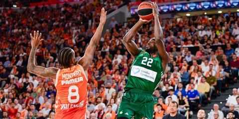 Στιγμιότυπο από το Game 4 μεταξύ Βαλένθια και Παναθηναϊκό AKTOR για τα playoffs της Euroleague