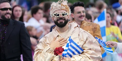 Akylas με ελληνικη σημαια