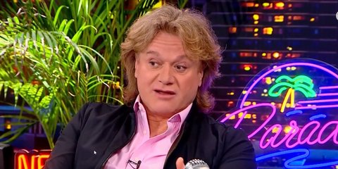 Ο Πέτρος Γαϊτάνος στην εκπομπή «The 2night Show»
