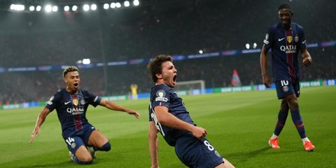 Οι παίκτες της Παρί πανηγυρίζουν την πρόκριση στον τελικό του Champions League