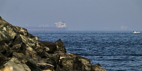 Πλοία στα Στενά του Ορμούζ