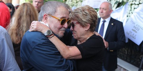 Θλίψη στην κηδεία του Νάσου Αθανασίου