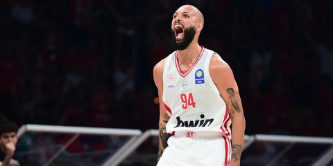 Ο Ολυμπιακός επικράτησε του Παναθηναϊκού AKTOR στον πρώτο τελικό της Basket League
