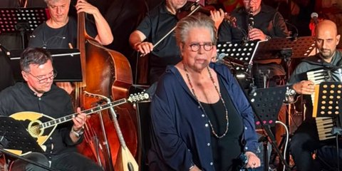 Μάγεψε το κοινό η Δήμητρα Γαλάνη στο Σούνιο