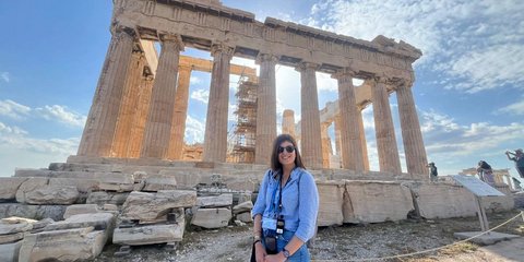 Η ξεναγός Βάλια Τσώνου
