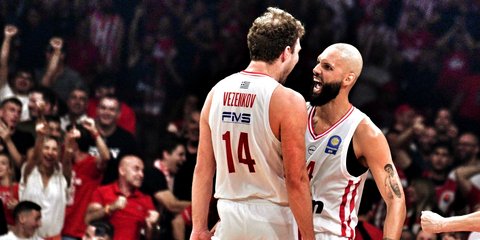 Φουρνιέ και Βεζένκοφ πανηγυρίζουν στο Game 3