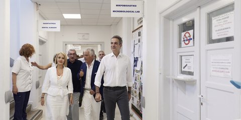 Επίσκεψη Μητσοτάκη στο Νοσοκομείο της Λέρου