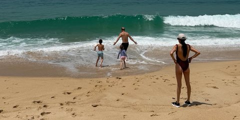 Ο πρίγκιπας Χάρι και η Μέγκαν Μαρκλ με τα παιδιά τους κάνουν διακοπές στην Πορτογαλία