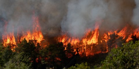 Καταστροφικές πυρκαγιές στη Γαλλία