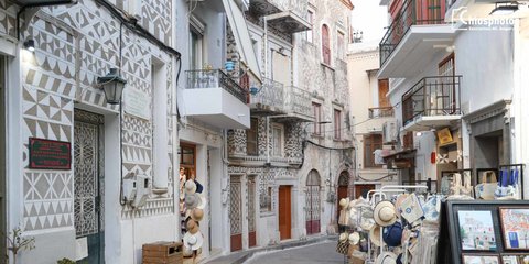 Το ζωγραφιστό χωριό της Χίου με τα περίτεχνα ξυστά του