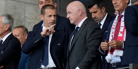 Ο Πρόεδρος της UEFA, Αλεξάντερ Τσέφεριν, με τον Πρόεδρο της FIFA, Τζιάνι Ινφαντίνο