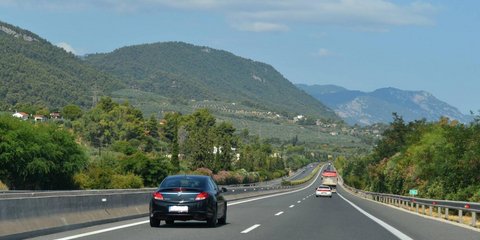 Προσπέραση σε αυτοκινητόδρομο 