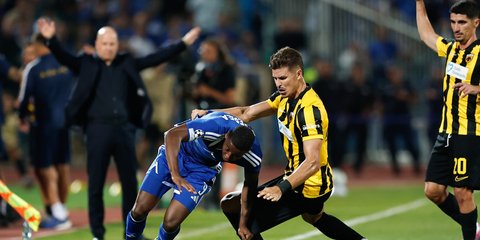 Στιγμιότυπο από την αναμέτρηση Λέφσκι Σόφιας - ΑΕΚ