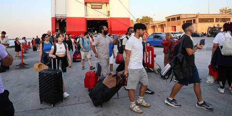 Αυξημένη κίνηση στα λιμάνια της Αττικής λόγω της επιστροφής των αδειούχων και όσων συνεχίζουν τις διακοπές τους