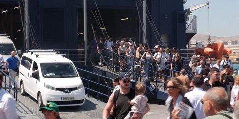 Επιστρέφουν οι αδειούχοι του Αυγούστου - Αυξημένη κίνηση στα λιμάνια