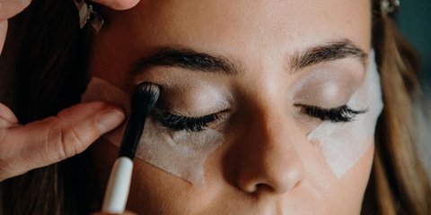 Φυσικό κονσίλερ σε 5 δευτερόλεπτα -Το μυστικό της σωστής απόχρωσης
