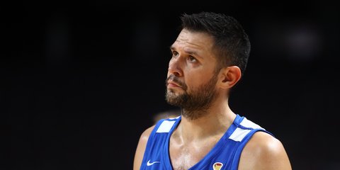Ο Κώστας Παπανικολάου με την φανέλα της Εθνικής