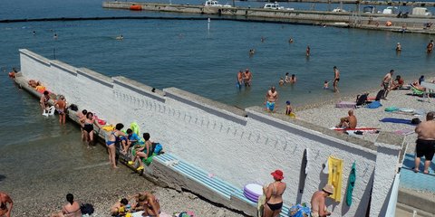 Η μοναδική παραλία στην Ευρώπη όπου οι άνδρες κολυμπούν χωριστά από τις γυναίκες: Ο καβγάς που την έκανε viral