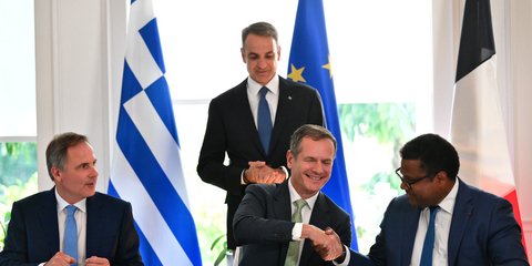Έπεσαν οι υπογραφές με τη γαλλική Meridiam για την ηλεκτρική διασύνδεση Ελλάδας-Κύπρου / Φωτογραφία: EUROKINISSI / ΤΑΤΙΑΝΑ ΜΠΟΛΑΡΗ