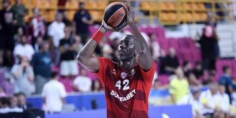 Στη 12άδα του Ολυμπιακού για παιχνίδι EuroLeague μετά από 4154 ημέρες ο Μπράιαντ Ντάνστον!