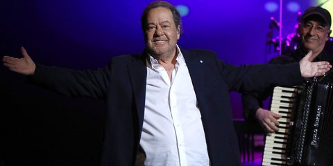 Τι είπαν εναντίον του Γιάννη Πάριου και η σόουμπιζ τον υπερασπίζεται -Η συναυλία στην Κύπρο, τα αρνητικά σχόλια και το κύμα συμπαράστασης