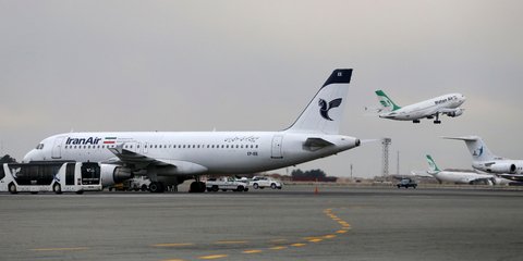 ΗΠΑ: Σκληραίνουν τις κυρώσεις κατά του Ιράν -Στο στόχαστρο ο τομέας αερομεταφορών