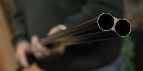 Καλαμάτα -Σύλληψη 38χρονου: Φωτογράφησε γυναίκα χωρίς την θέλησή της, αποπειράθηκε να την πυροβολήσει και τράπηκε σε φυγή