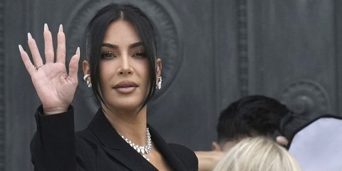 Η Κιμ Καρντάσιαν θα πάρει αποζημίωση... 1 ευρώ για τη ληστεία κοσμημάτων της στο Παρίσι -Τα περισσότερα δεν βρέθηκαν ποτέ