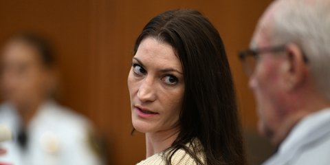 Τι σημαίνει ο όρος «κακοδικία» σε δίκη στις ΗΠΑ -Η τύχη της Λίντσεϊ Κλάνσι, που σκότωσε τα τρία παιδιά της, μετά το νομικό αδιέξοδο