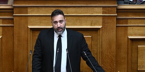 Ο Γιώργος Μανούσος στη Βουλή